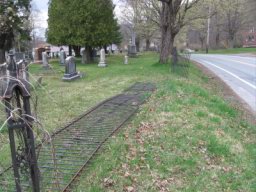LMtoday-RockAvenueCemeteryFence.jpg
